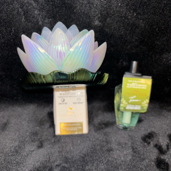 Disney Princess Tiana Wallflowers Adjustable Scent Nightlight Plug-In & Refill - Picture 2 of 2